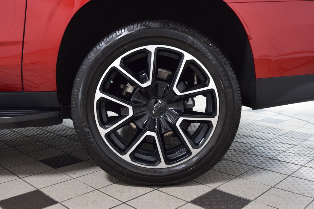 Used 2024 Chevrolet Suburban RST w/ Luxury Package AWD/4WD image 27