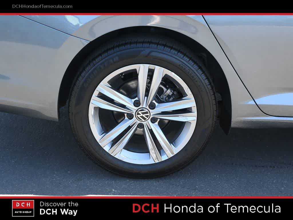 Used 2024 Volkswagen Jetta SE FWD image 25