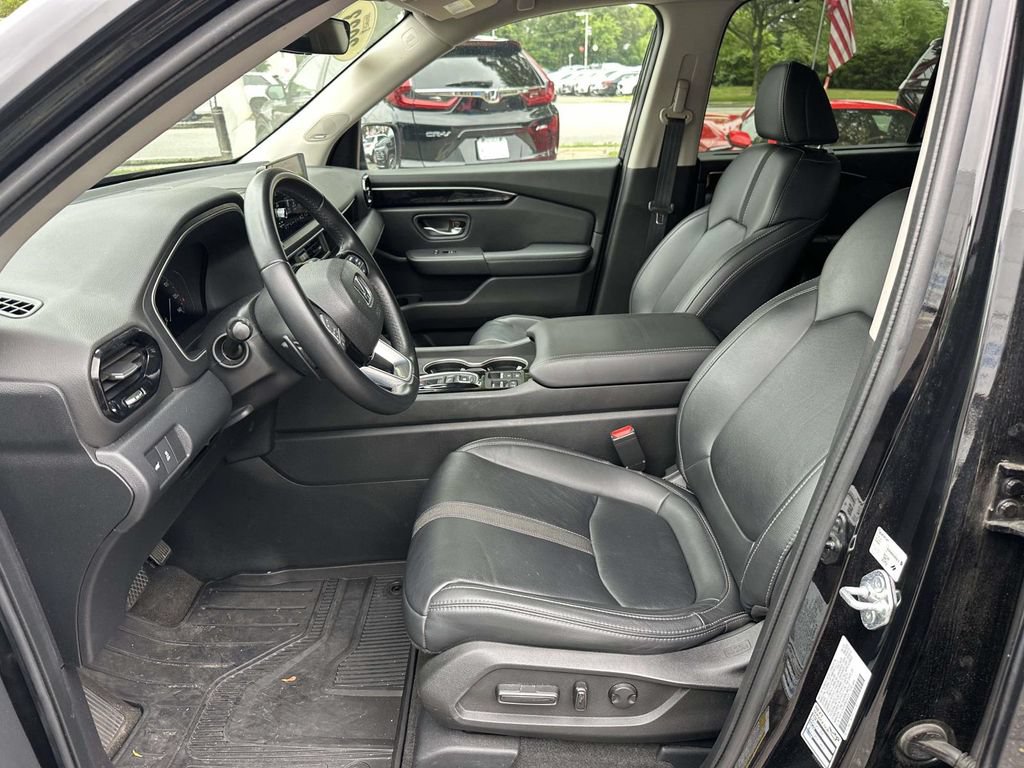 Used 2023 Honda Pilot Touring image 15