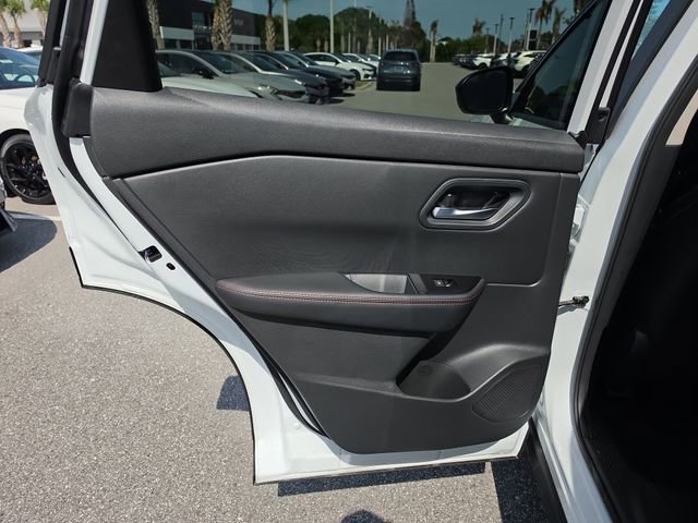 Used 2026 Nissan Rogue SV AWD/4WD image 14