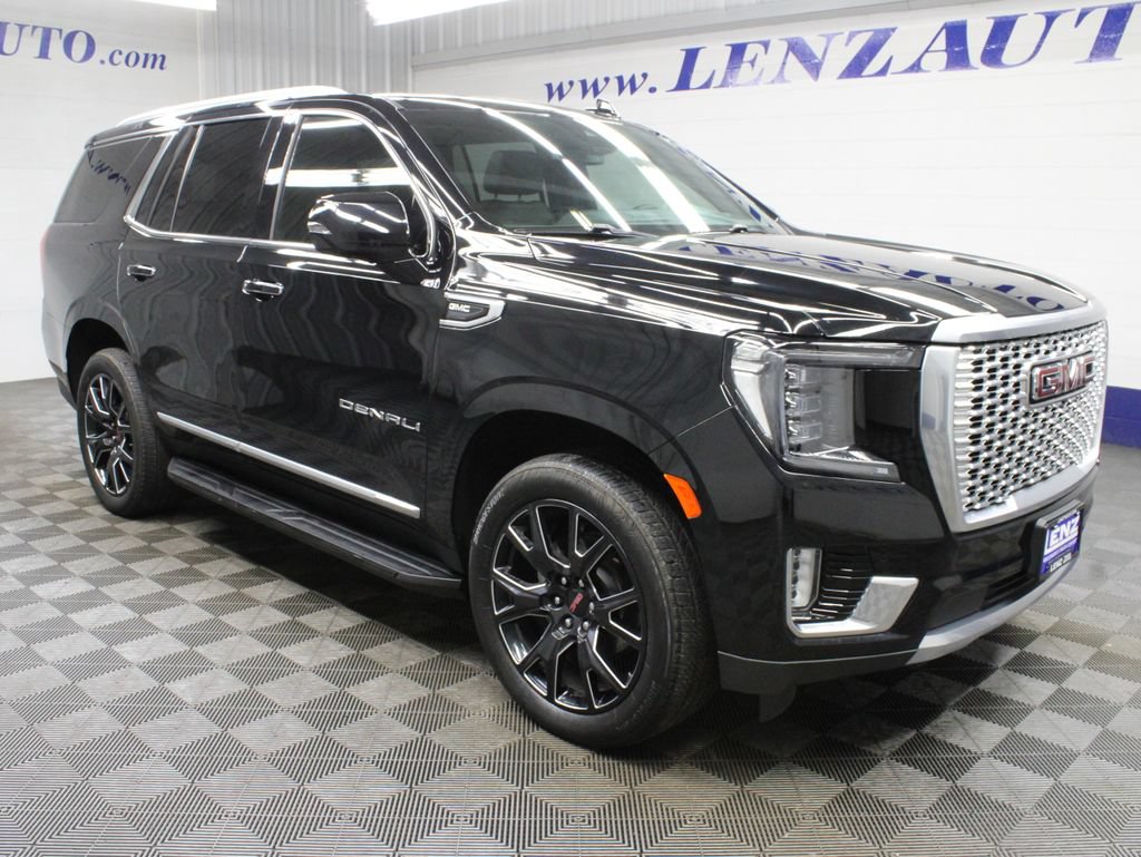 Used 2023 GMC Yukon Denali w/ LPO, Floor Liner Package AWD/4WD image 3