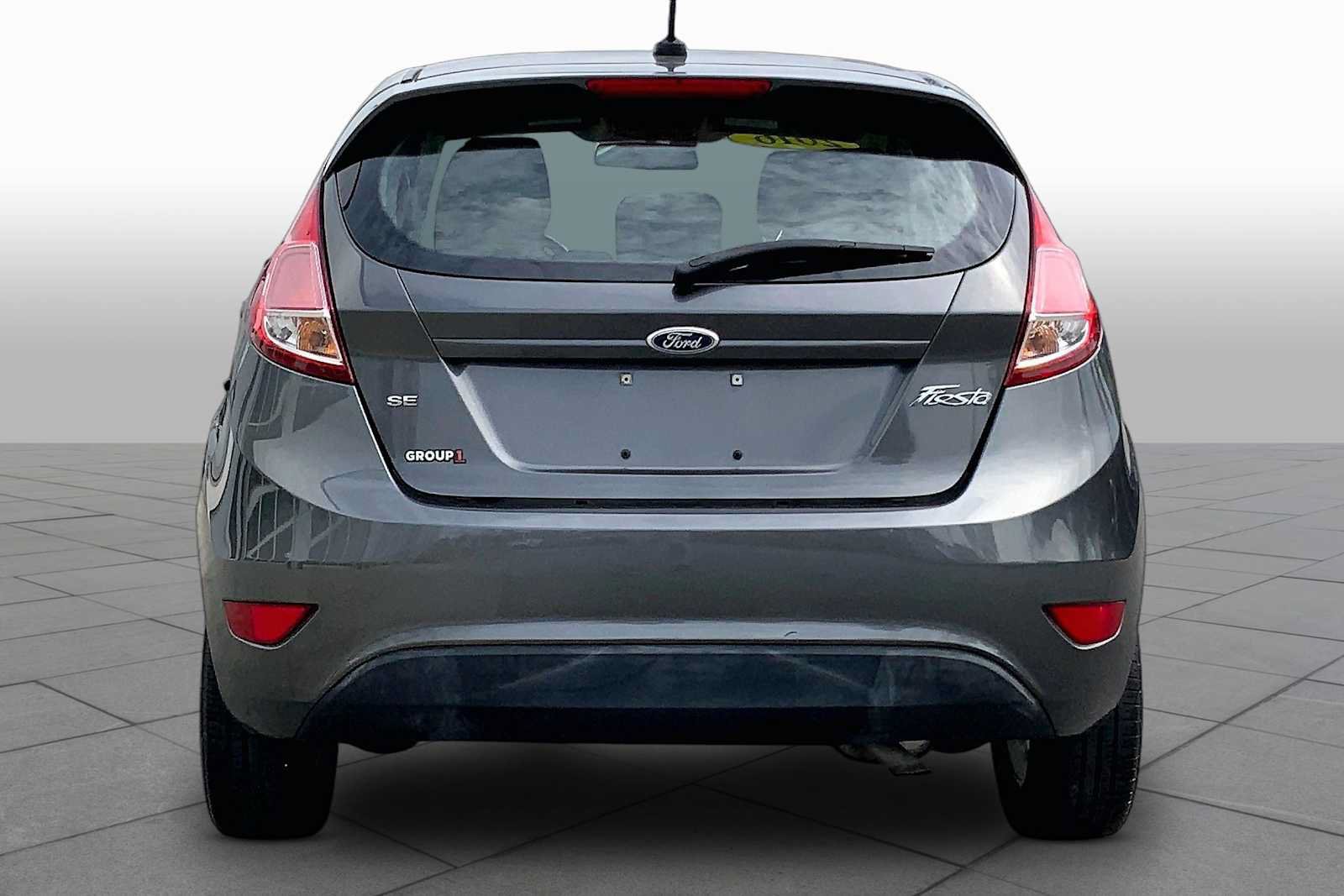 Used 2016 Ford Fiesta SE w/ Cold Weather Package FWD image 5