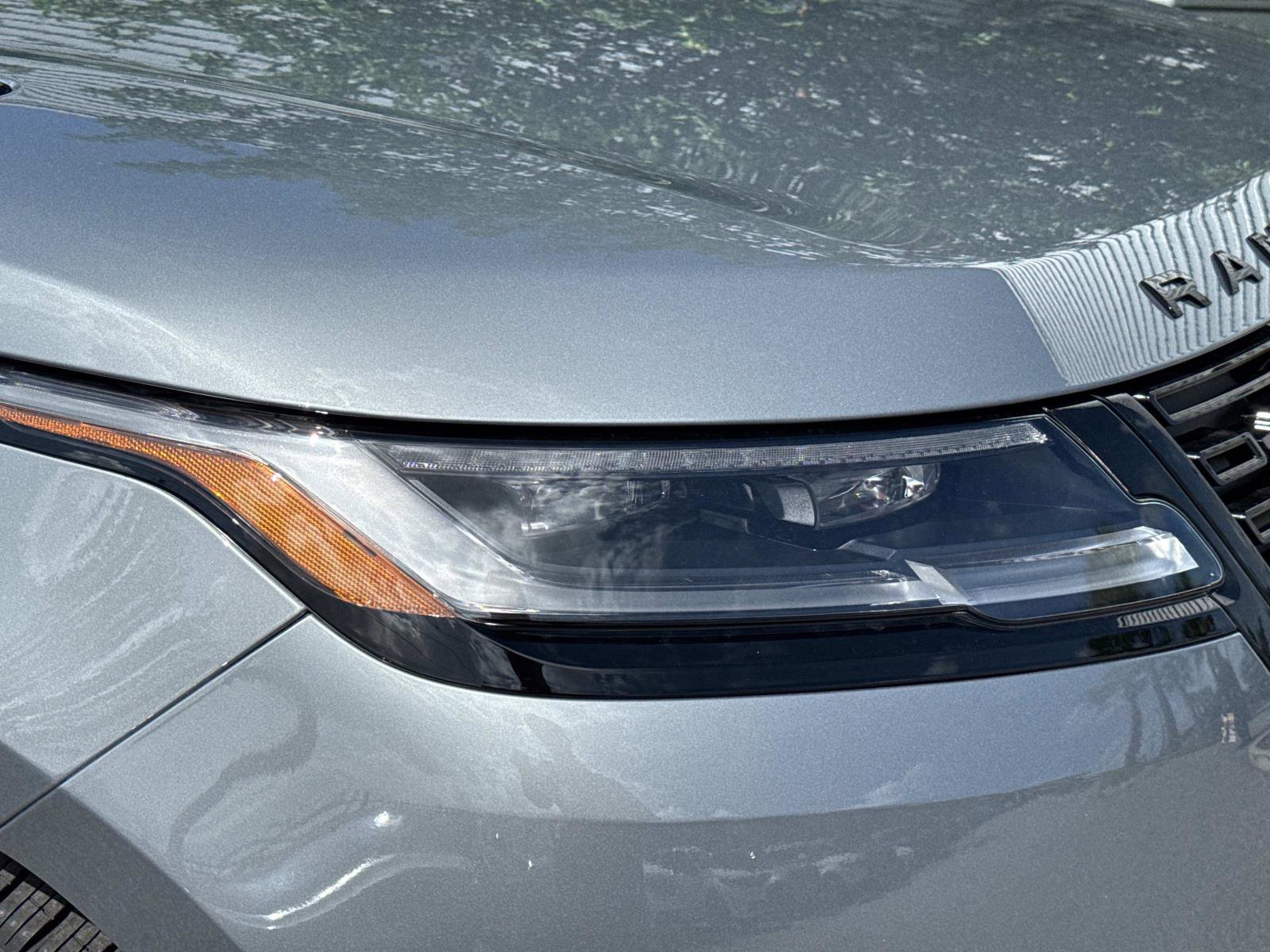 New 2026 Land Rover Range Rover Velar Dynamic SE image 8