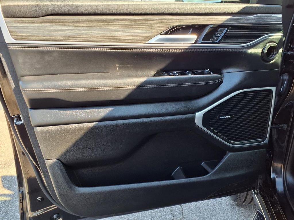 Used 2022 Jeep Wagoneer Series III w/ Rear Seat Video Group 1 image 22