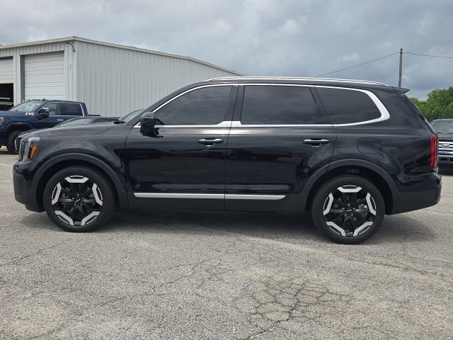 Used 2024 Kia Telluride S w/ S Sunroof Package FWD image 2