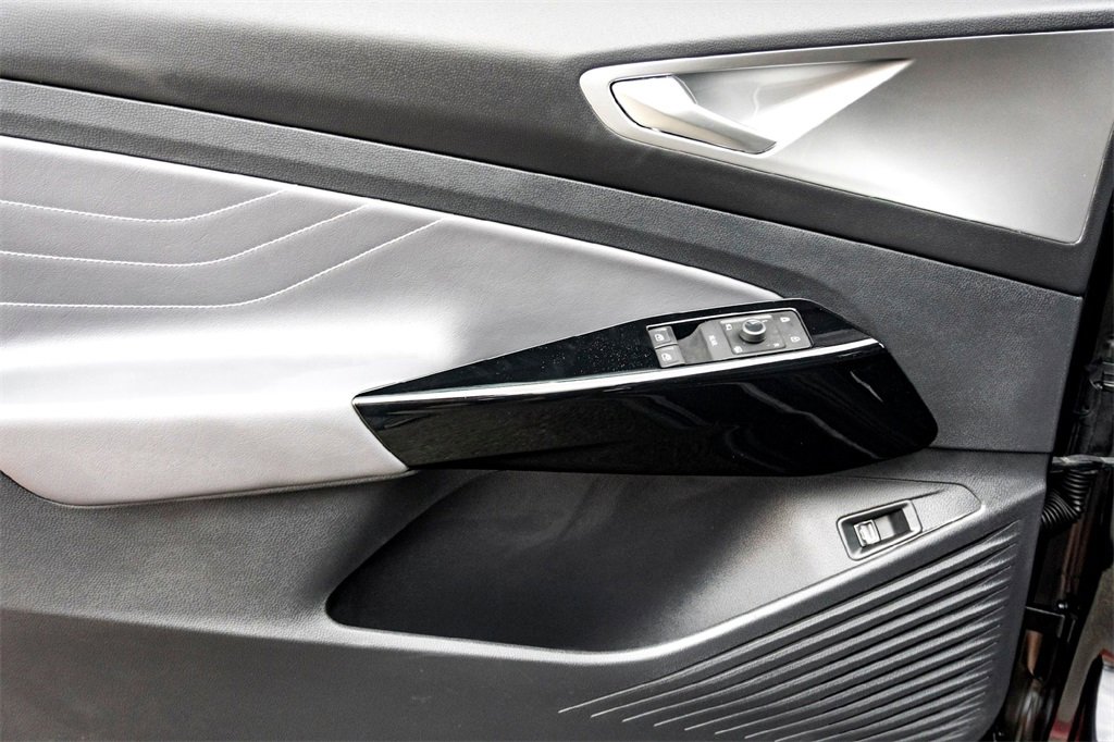 Used 2023 Volkswagen ID.4 Pro S Plus image 10