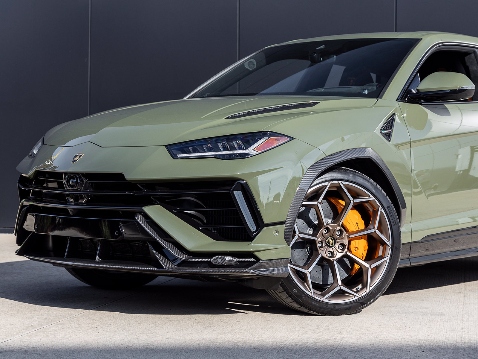 Used 2023 Lamborghini Urus Performante AWD/4WD image 3