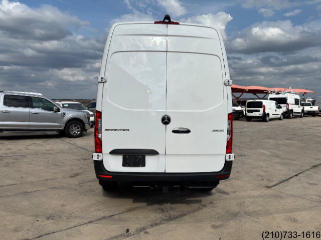 Used 2025 Mercedes-Benz Sprinter 2500 image 6
