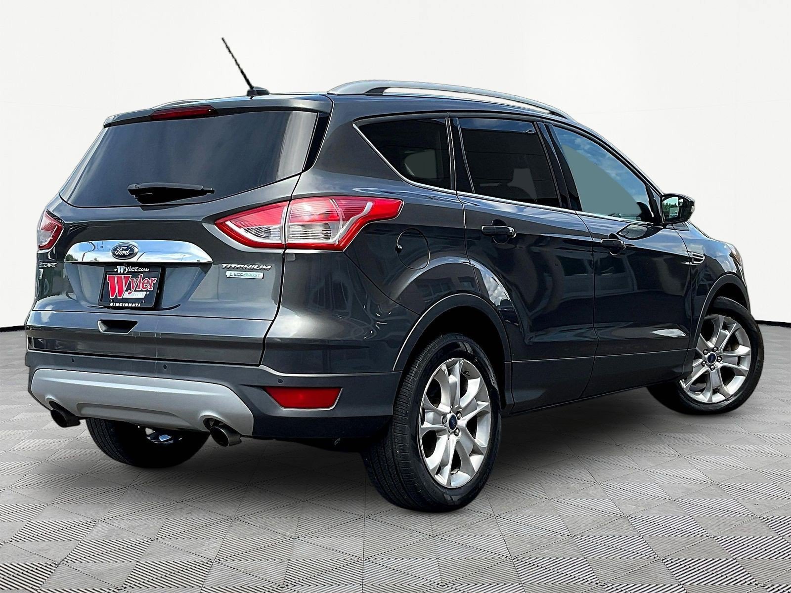 Used 2015 Ford Escape Titanium FWD image 6