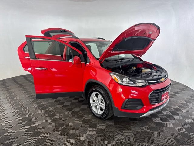 Used 2018 Chevrolet Trax LT w/ Sun & Sound Package AWD/4WD image 12