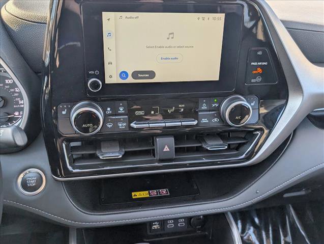 Used 2025 Toyota Highlander XLE image 15