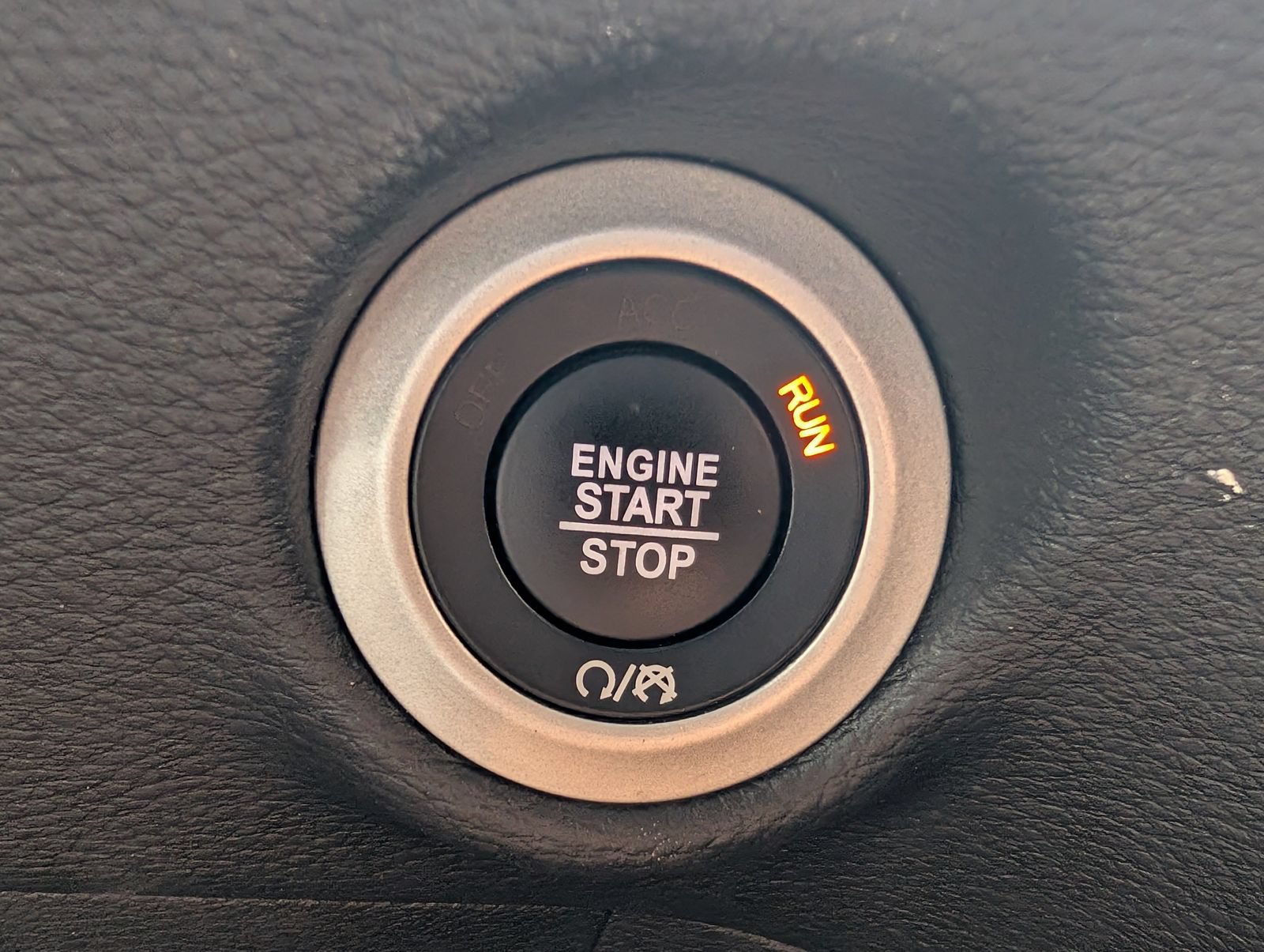 Used 2025 Chrysler Pacifica Limited FWD image 18