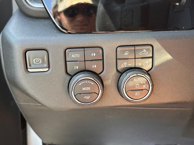 Used 2023 Chevrolet Silverado 1500 LTZ AWD/4WD image 20
