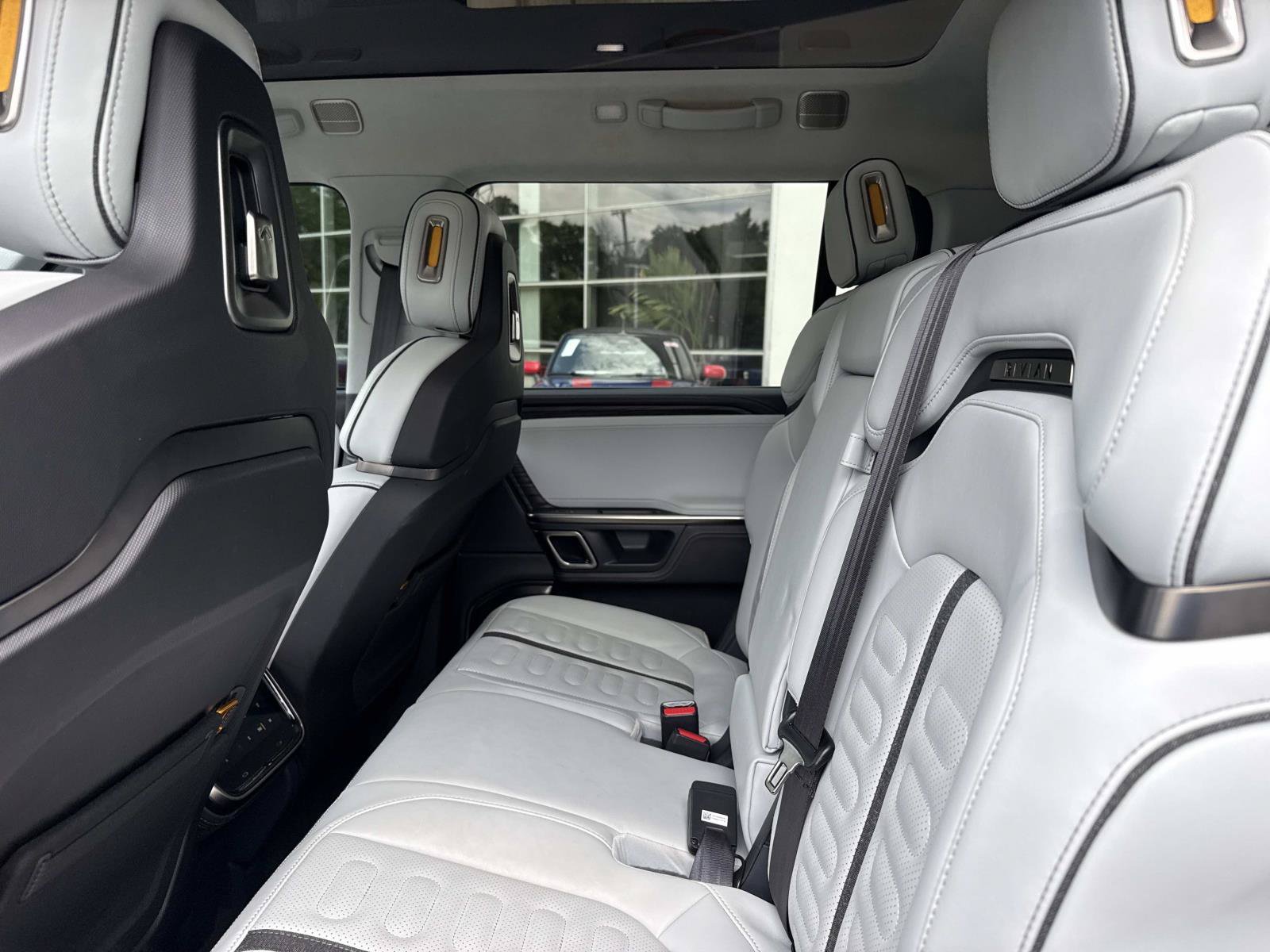 Used 2023 Rivian R1S Adventure AWD/4WD image 14