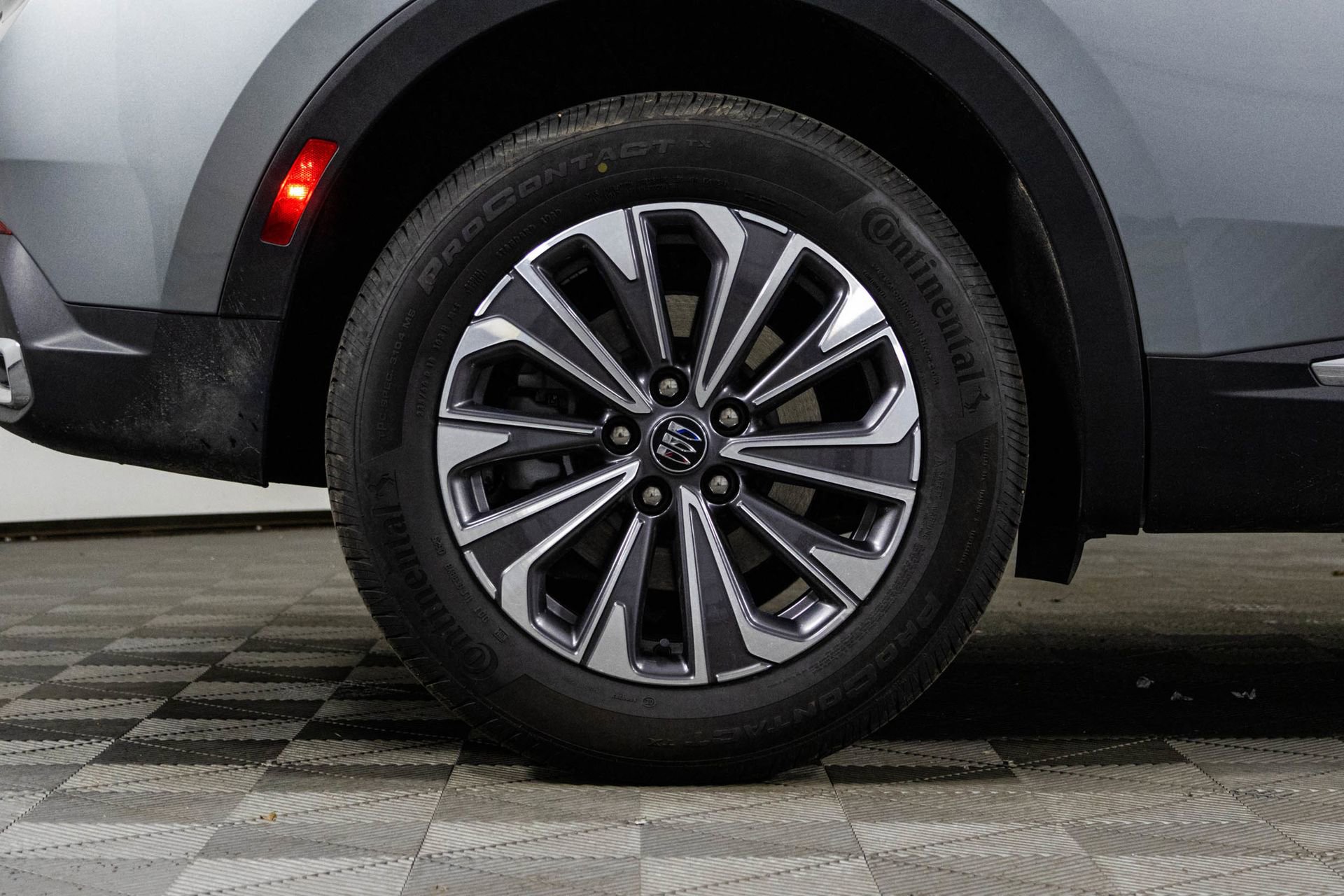 Certified 2025 Buick Envision Preferred image 41