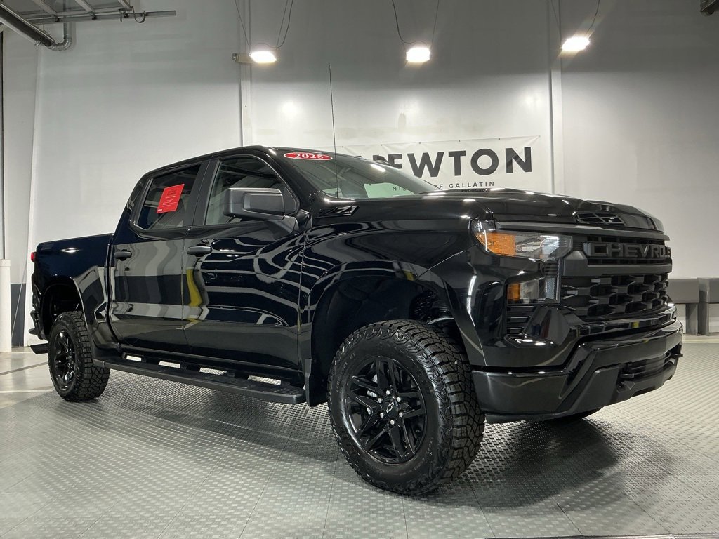 Used 2025 Chevrolet Silverado 1500 Custom Trail Boss w/ Dark Appearance Package image 42
