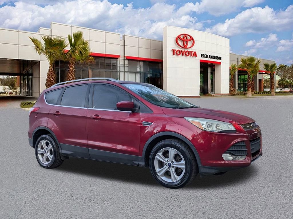 Used 2015 Ford Escape SE image 2