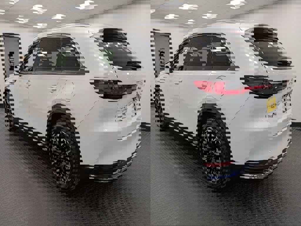 Certified 2024 MAZDA CX-90 Plug-In Hybrid w/ Premium Pkg image 6