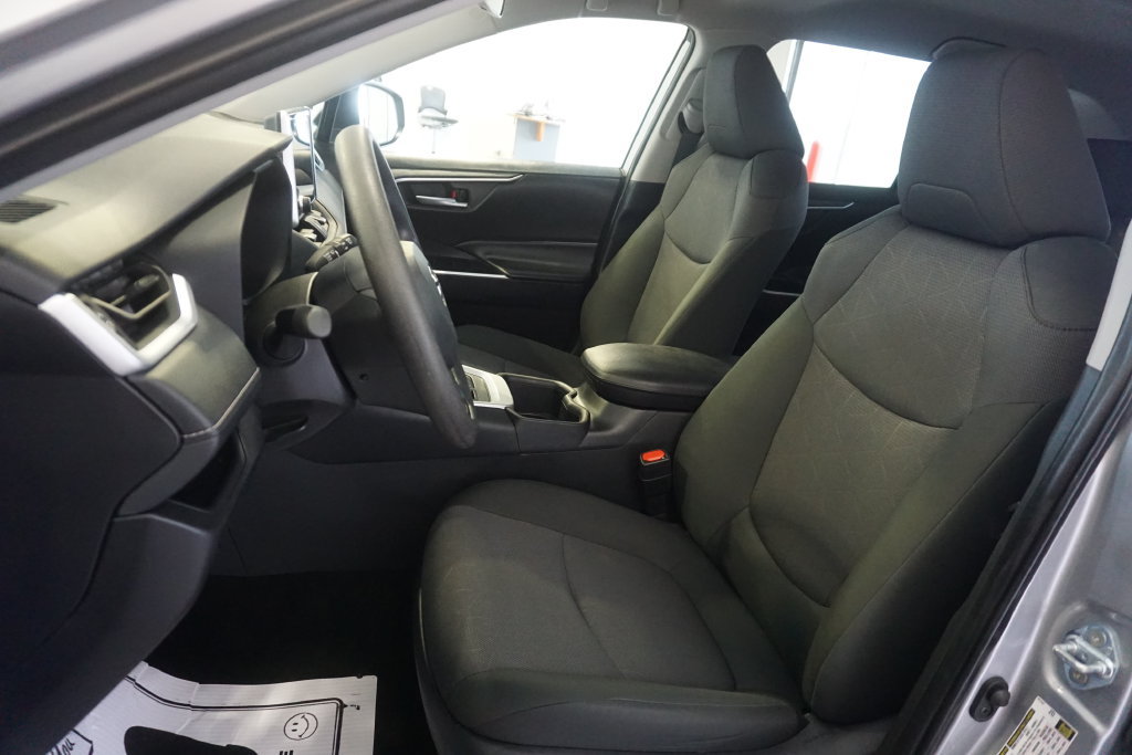 Certified 2025 Toyota RAV4 XLE AWD/4WD image 17