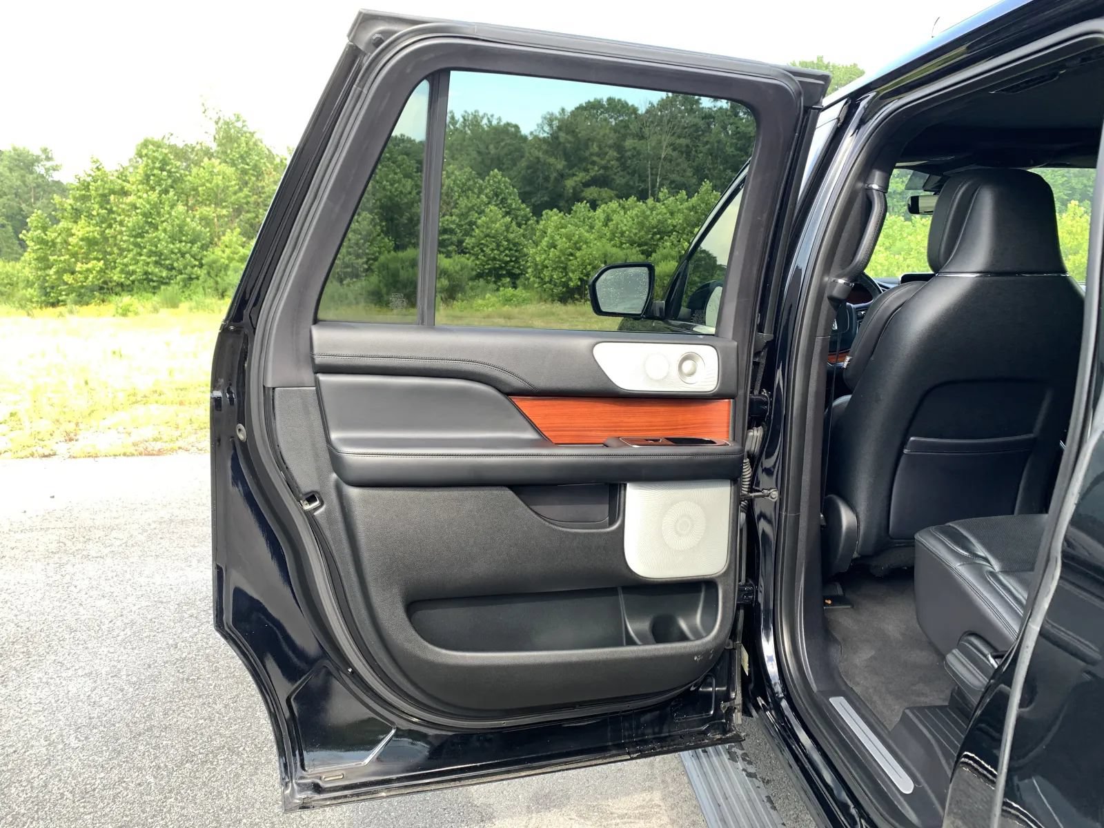 Used 2018 Lincoln Navigator L Reserve w/ Technology Package AWD/4WD image 19