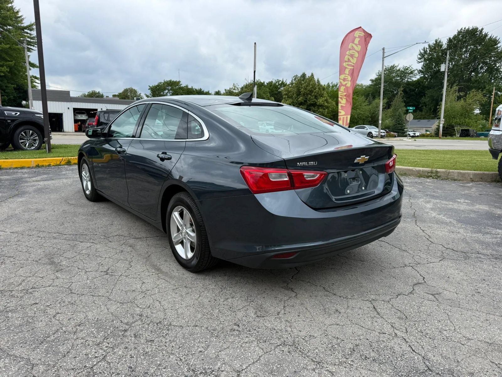 Used 2020 Chevrolet Malibu LS FWD image 3