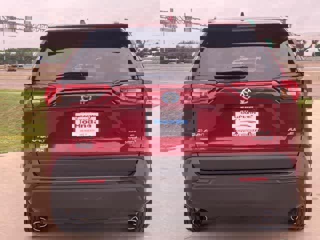 Used 2024 Toyota RAV4 XLE w/ Convenience Package image 6