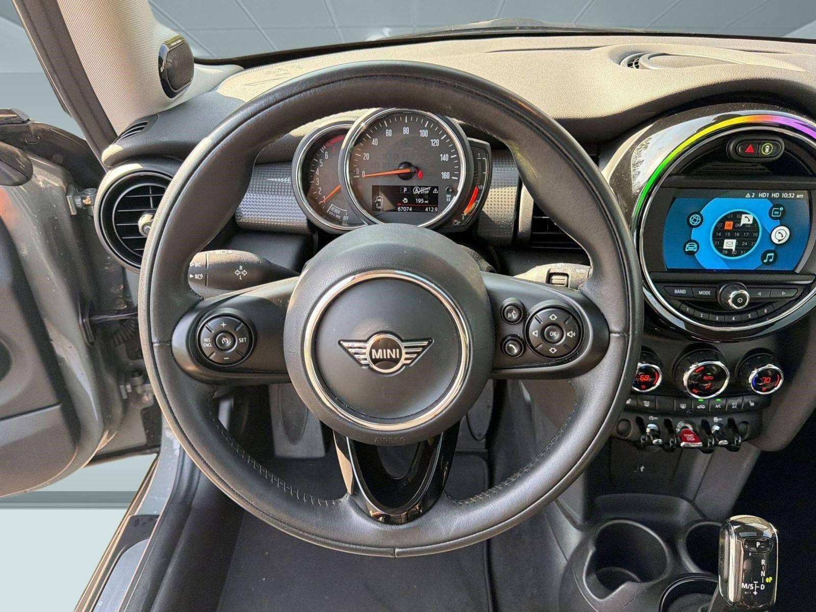 Used 2020 MINI Cooper 2-Door Hardtop w/ Premium Package image 13