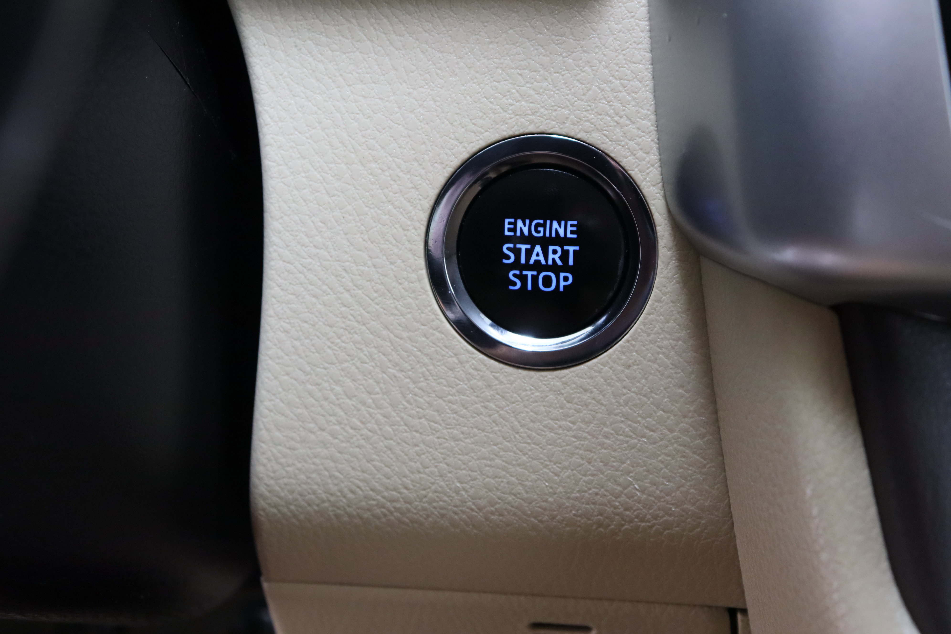 Used 2017 Toyota Highlander XLE AWD/4WD image 18