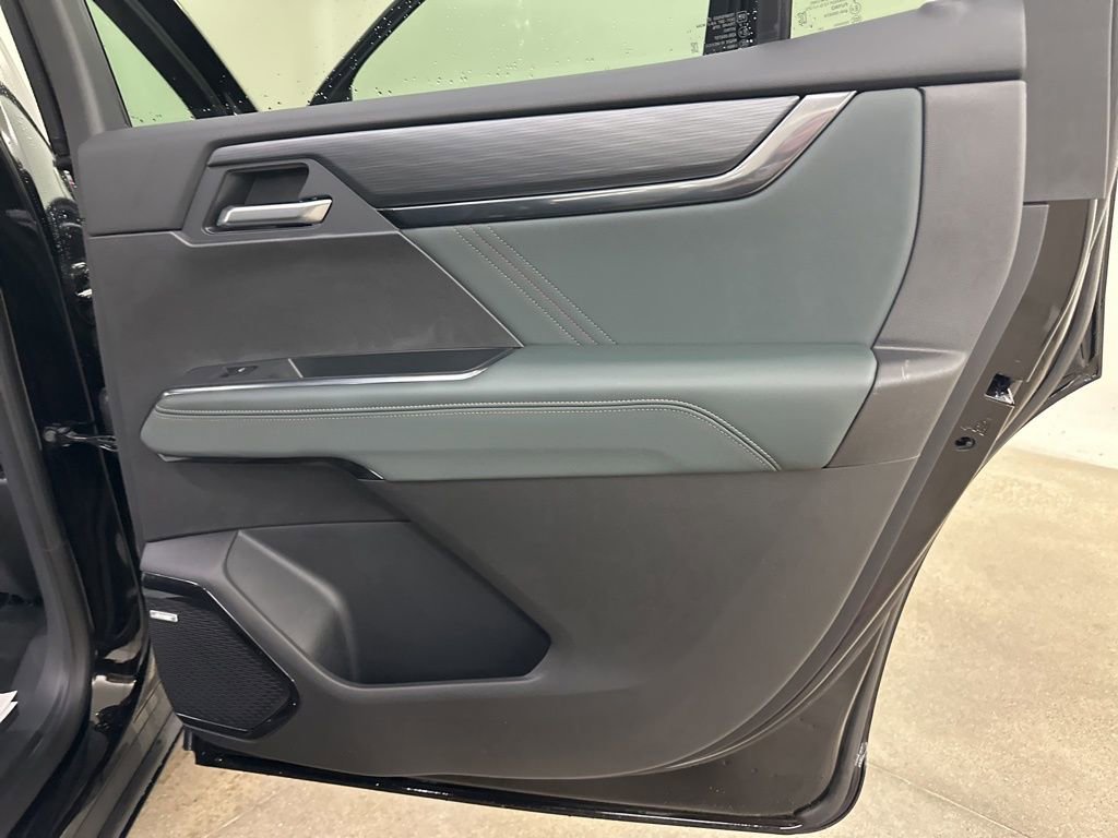 New 2026 GMC Acadia AT4 w/ Luxury Package image 18