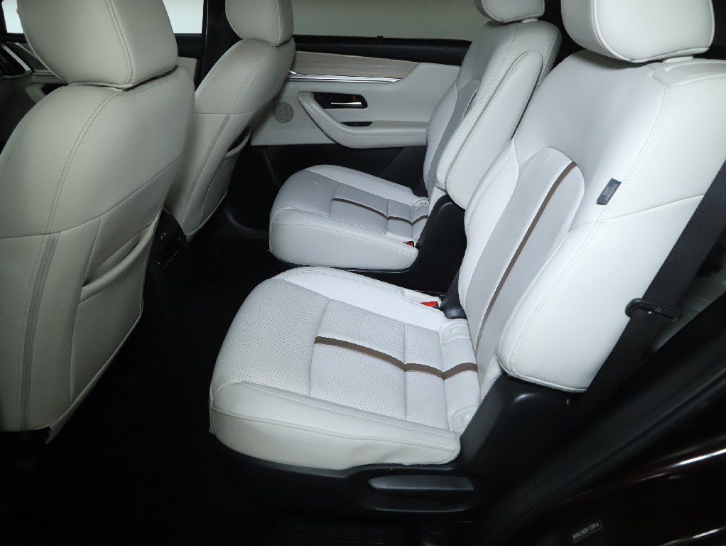 Certified 2024 MAZDA CX-90 Plug-In Hybrid w/ Premium Plus AWD/4WD image 16