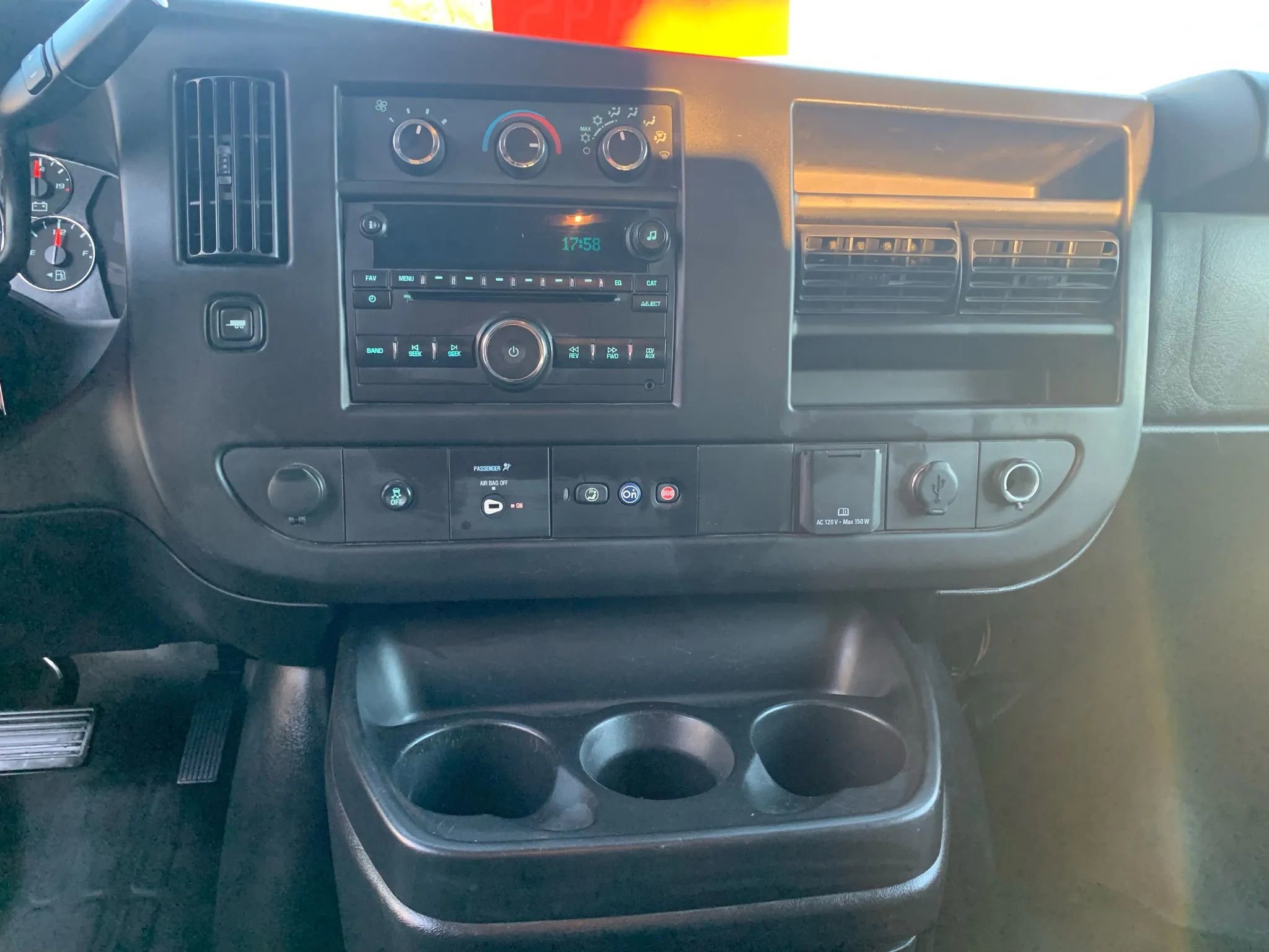 Used 2016 Chevrolet Express 3500 LS w/ Chrome Appearance Package image 15