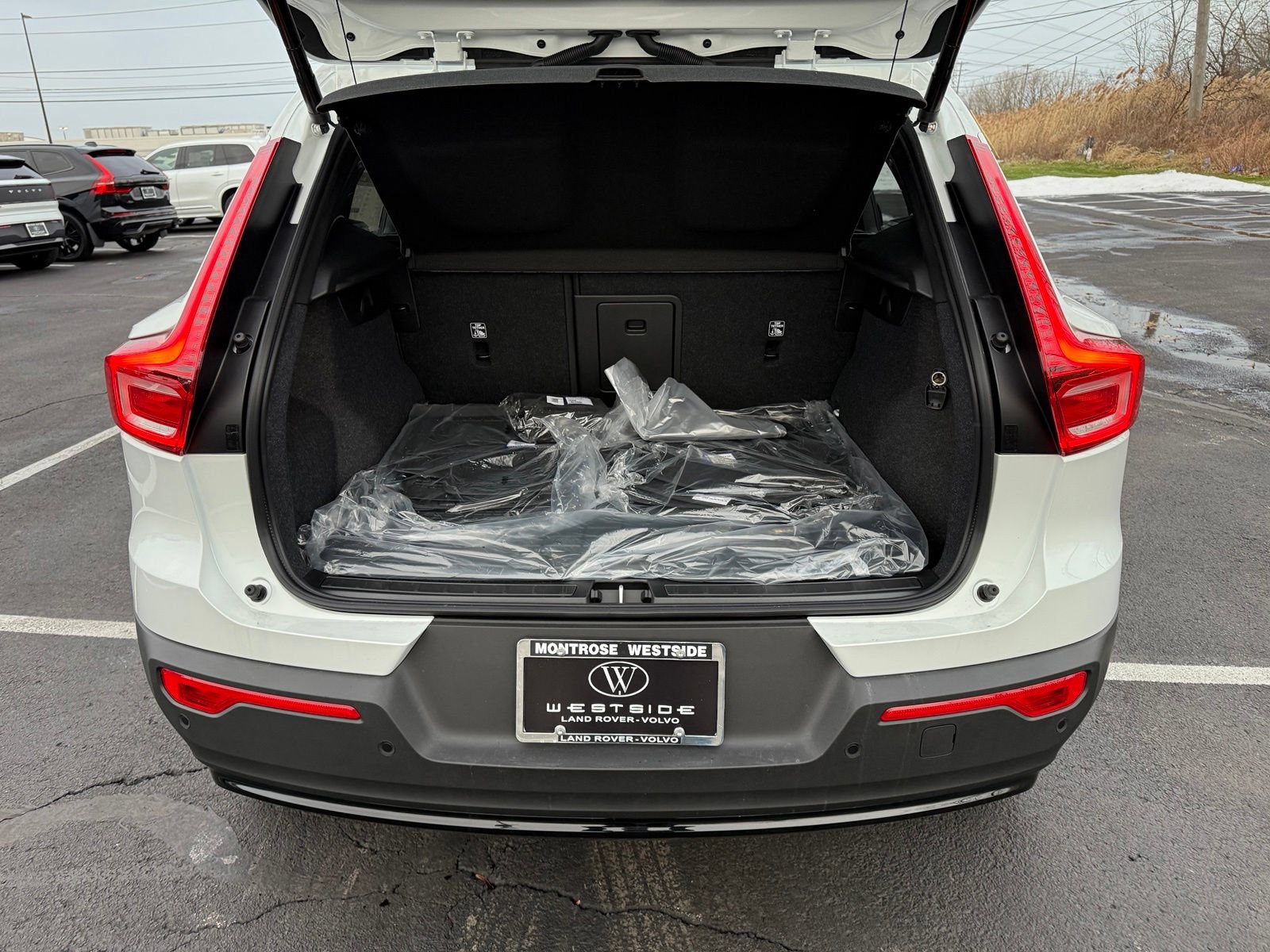 New 2026 Volvo XC40 B5 Plus w/ Protection Package Premier AWD/4WD image 40