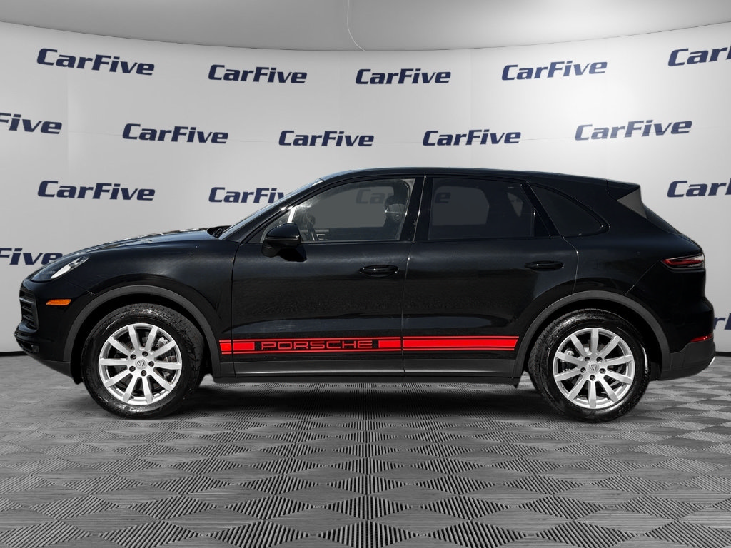 Used 2022 Porsche Cayenne w/ Premium Package AWD/4WD image 2