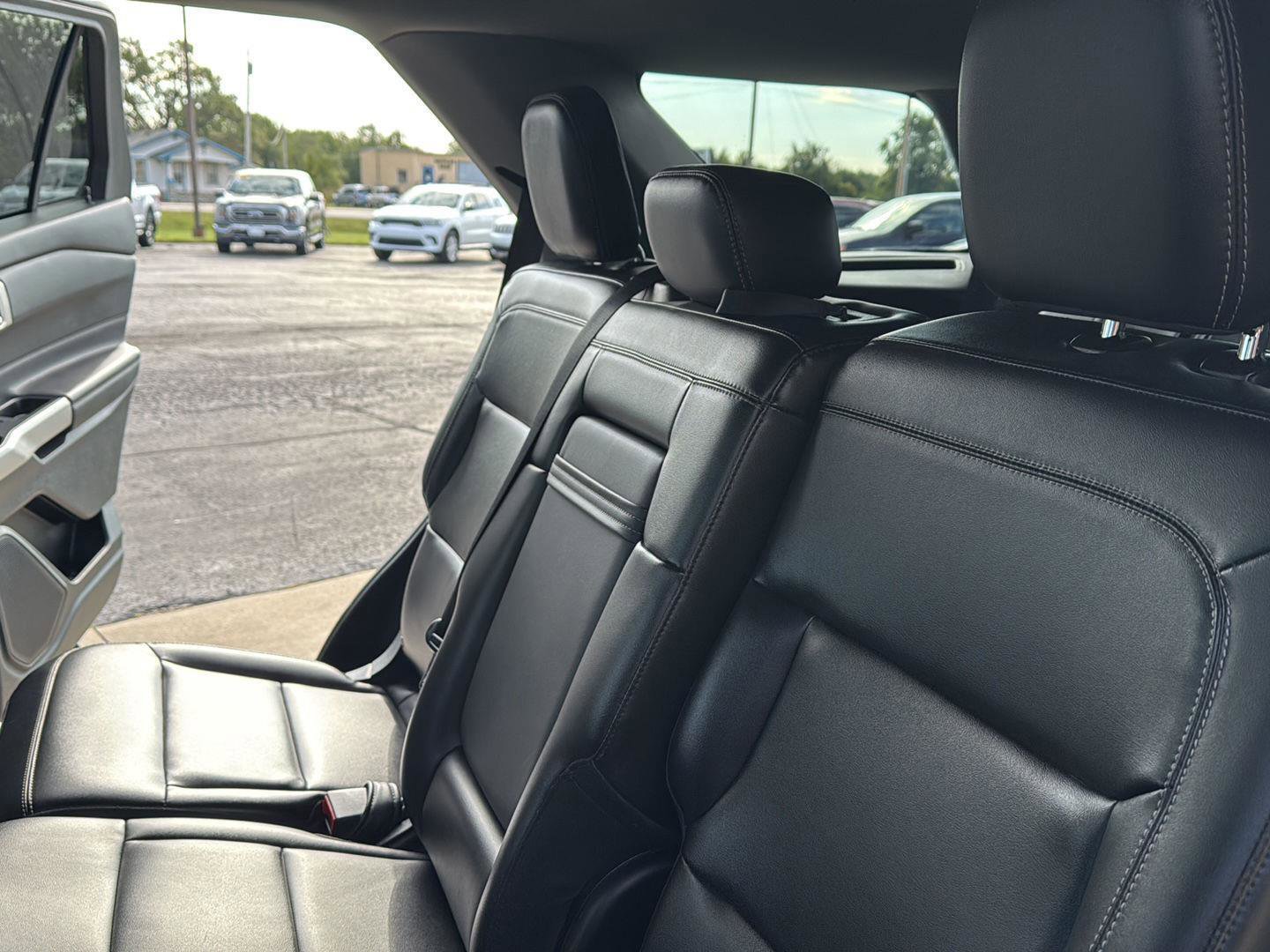 Used 2022 Ford Explorer XLT w/ Equipment Group 202A image 20