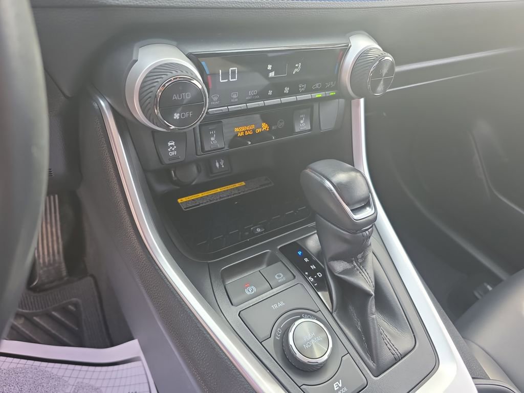 Used 2019 Toyota RAV4 XSE image 12