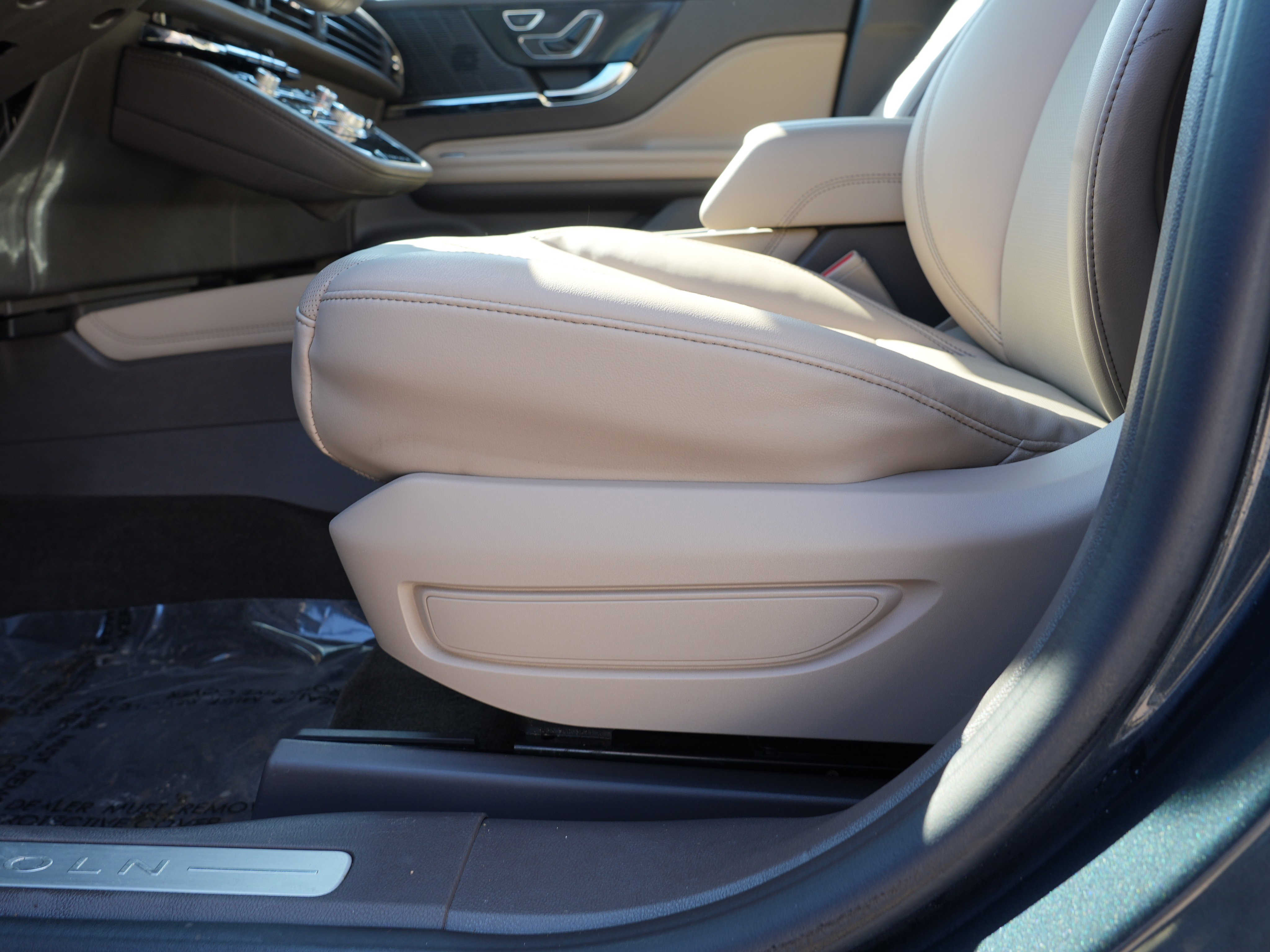 Used 2022 Lincoln Corsair Reserve w/ Elements Package image 19