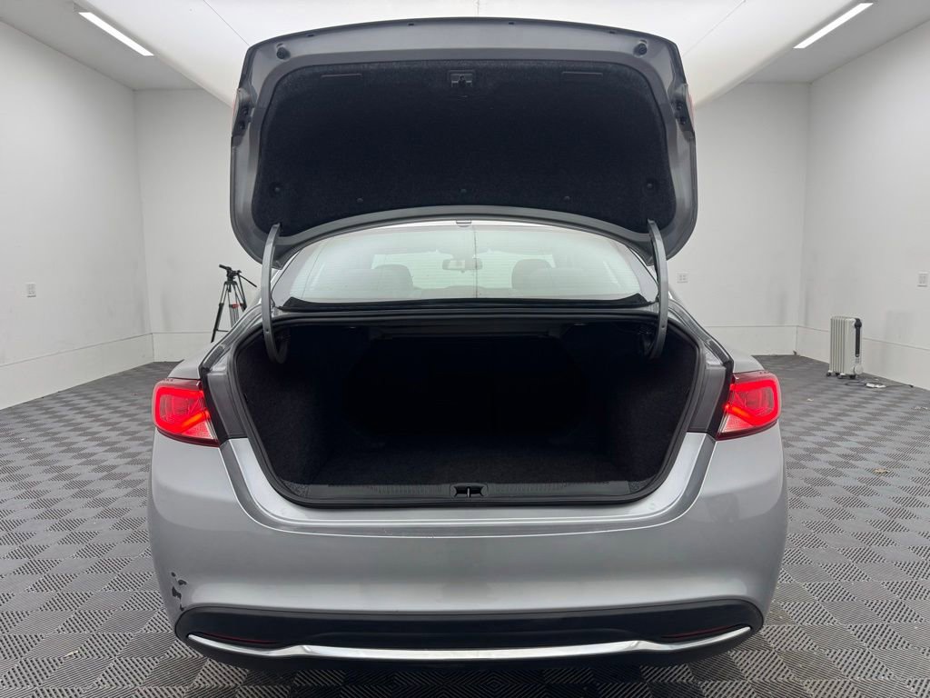 Used 2015 Chrysler 200 Limited w/ Convenience Group FWD image 7