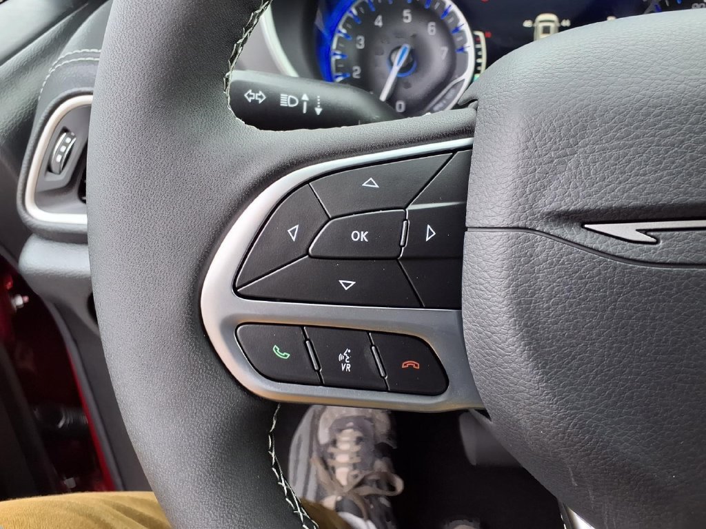 New 2027 Chrysler Pacifica Select FWD image 12