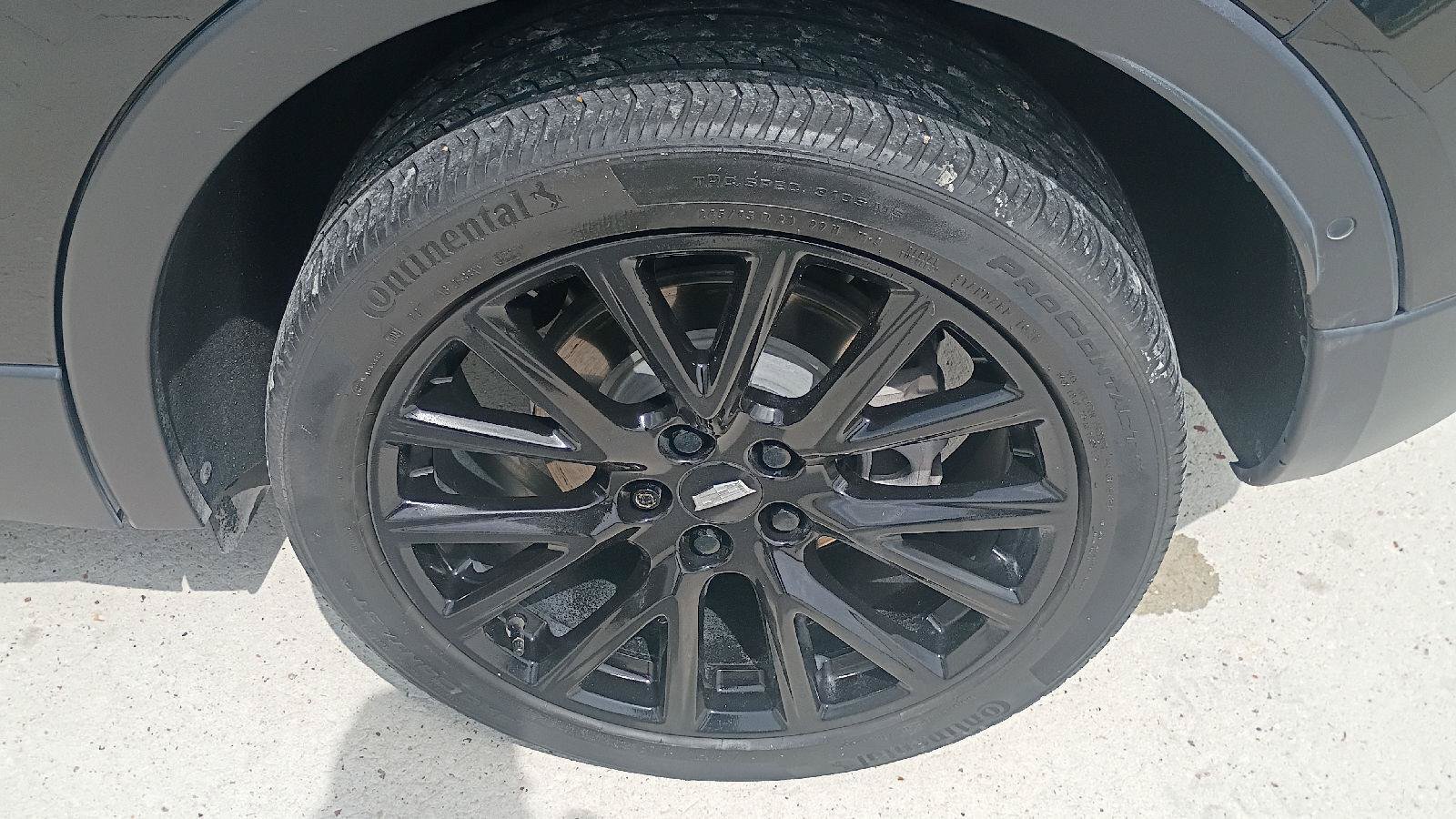Used 2022 Cadillac XT4 Sport w/ LPO, ONYX Package FWD image 23