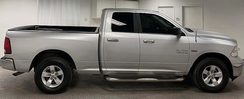 Used 2013 RAM 1500 Classic SLT w/ Premium Display Pkg image 4