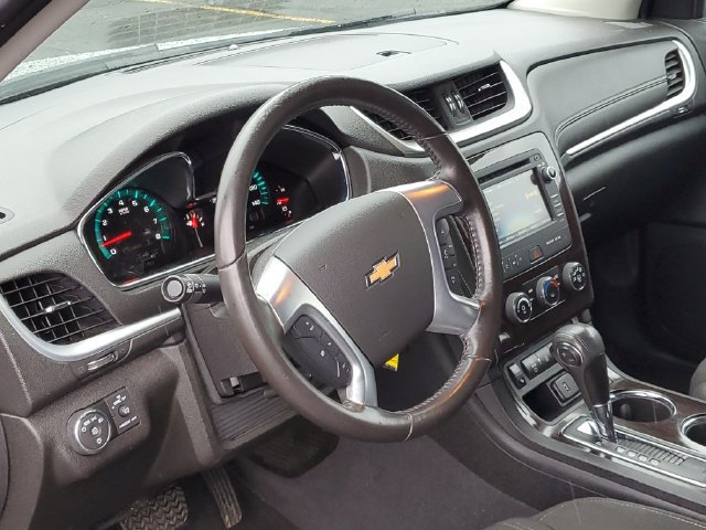Used 2015 Chevrolet Traverse LT w/ Style and Technology Package FWD image 7
