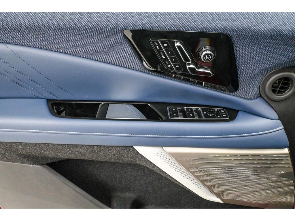 New 2026 Cadillac Optiq Luxury 2 image 16