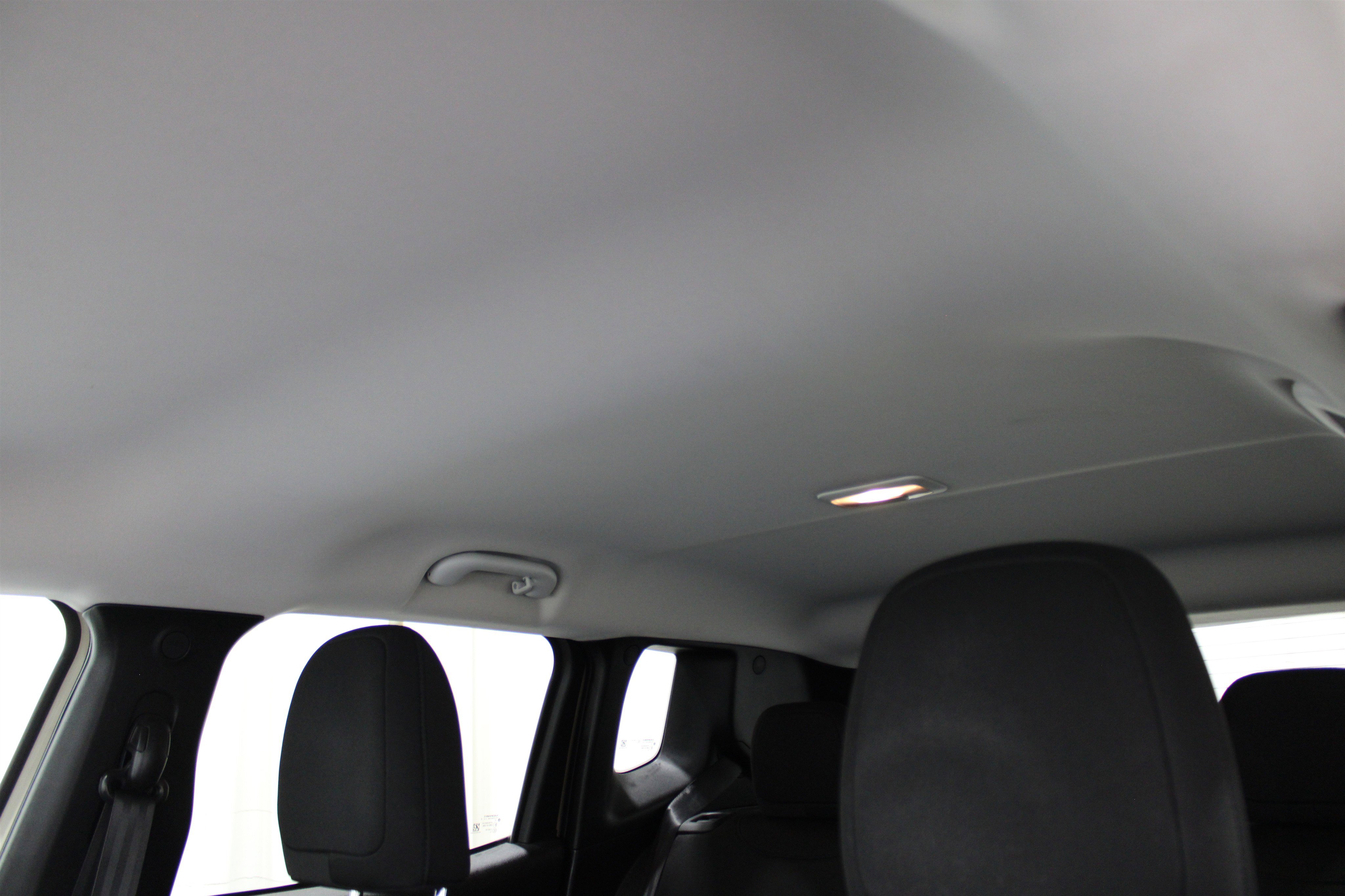 Used 2016 Jeep Renegade Latitude w/ Cold Weather Group image 23