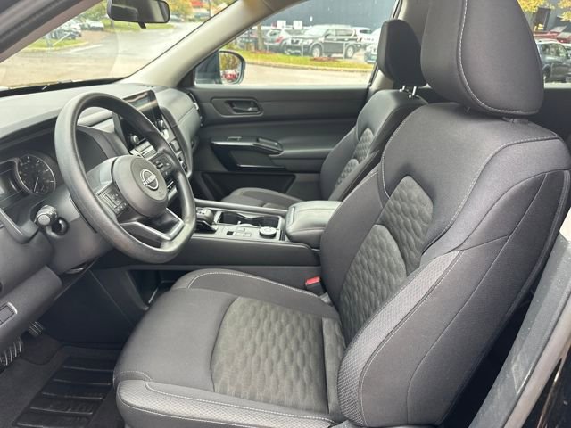 Used 2024 Nissan Pathfinder S image 9