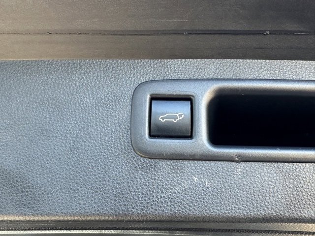 Used 2021 Toyota Highlander XLE image 22