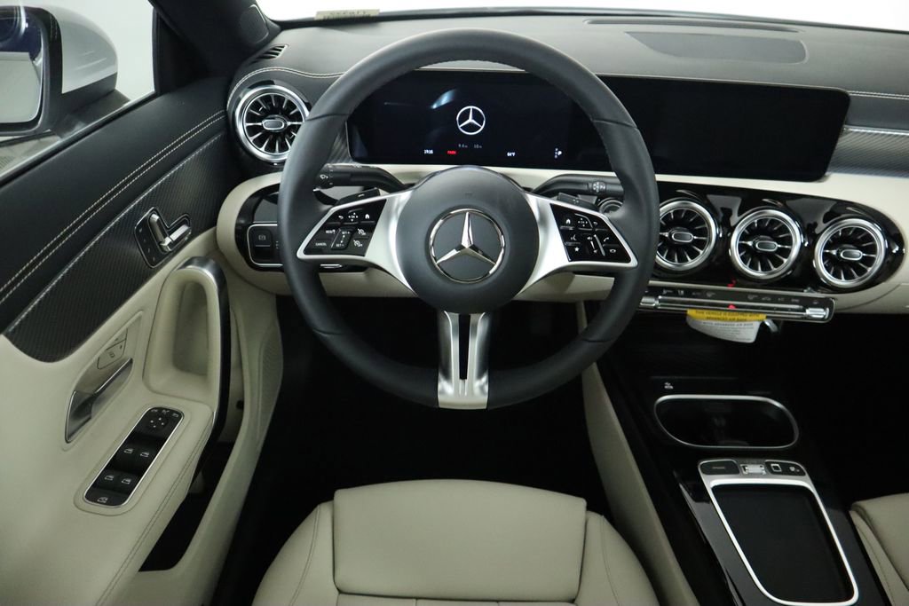 Used 2025 Mercedes-Benz CLA 250 image 11