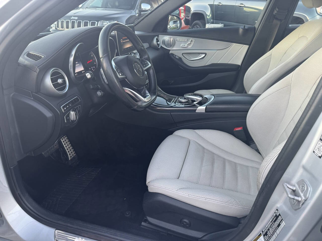 Used 2015 Mercedes-Benz C 400 4MATIC w/ Driver Assistance Package image 9