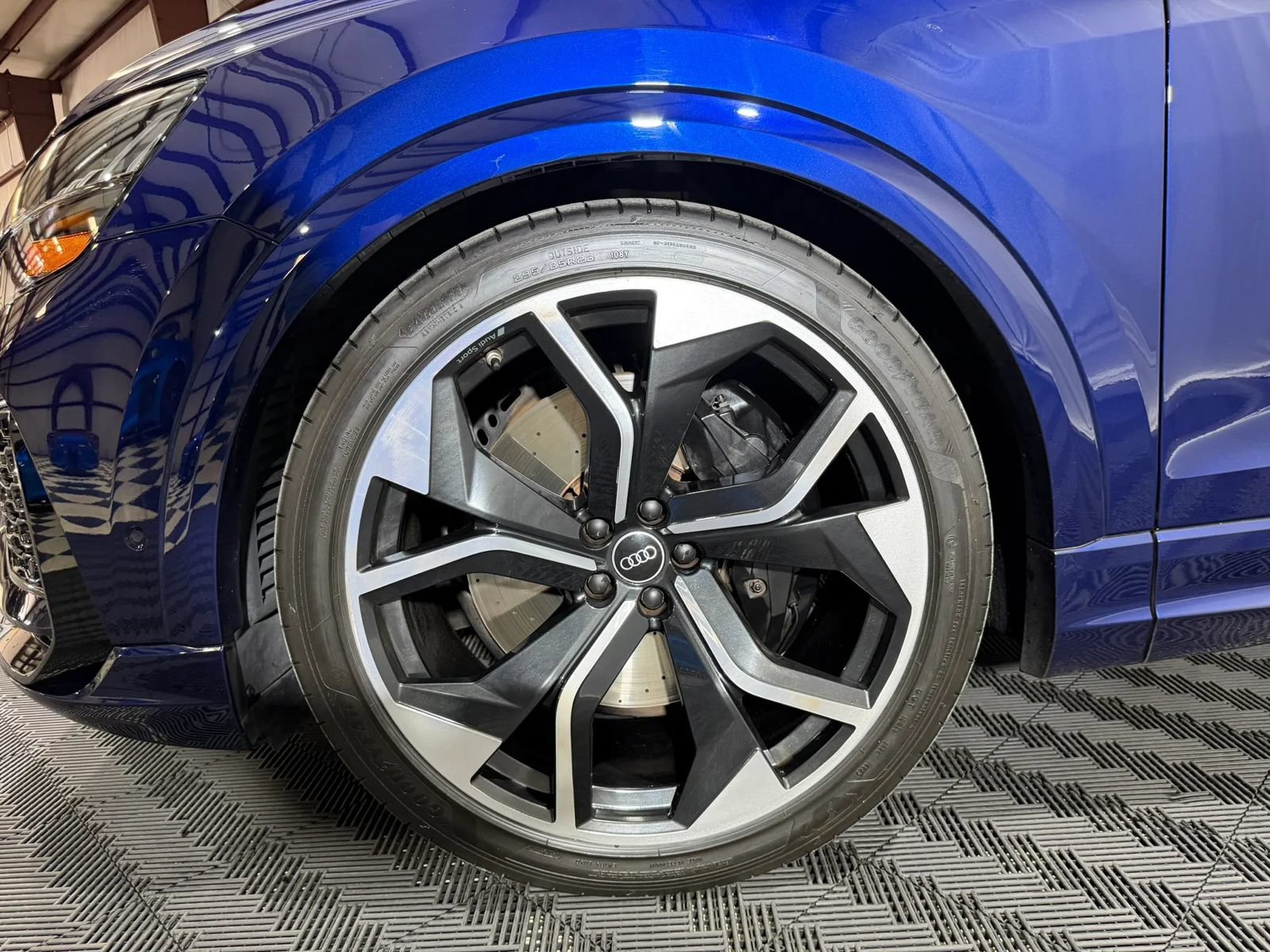 Used 2022 Audi RS Q8 w/ Black Optic Package AWD/4WD image 41