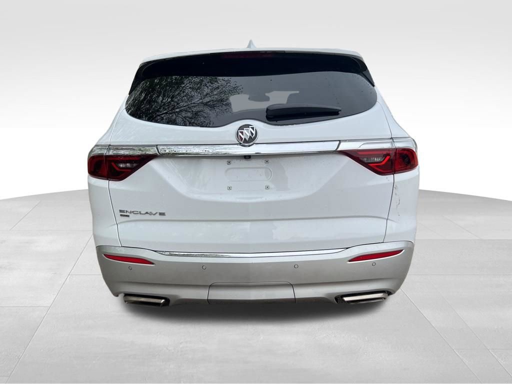 Used 2023 Buick Enclave Essence AWD/4WD image 5