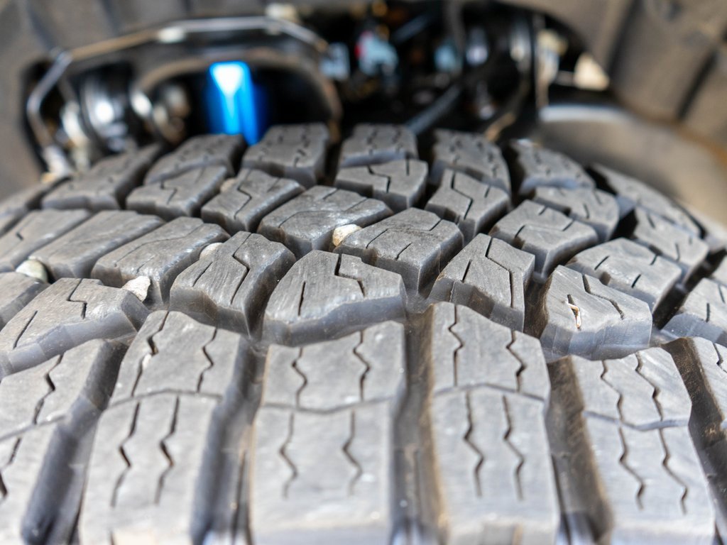 Used 2025 GMC Sierra 2500 AT4X image 41